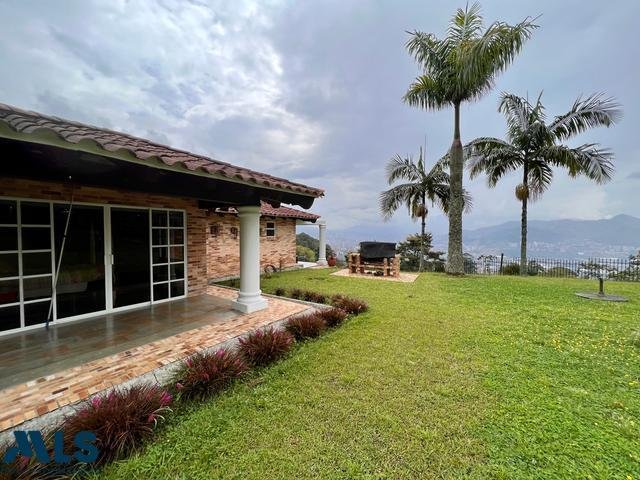 House in Medellín, Antioquia, Colombia 4 - 16208743