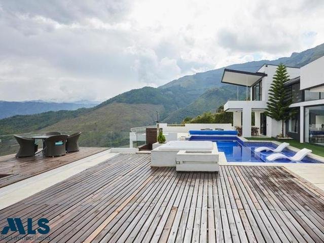House in Bello, Antioquia, Colombia 3 - 16208772