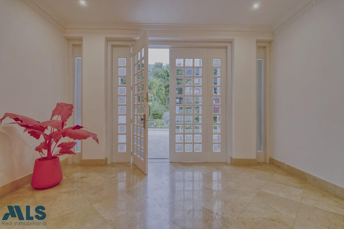 House in Medellín, Antioquia, Colombia 4 - 16208792