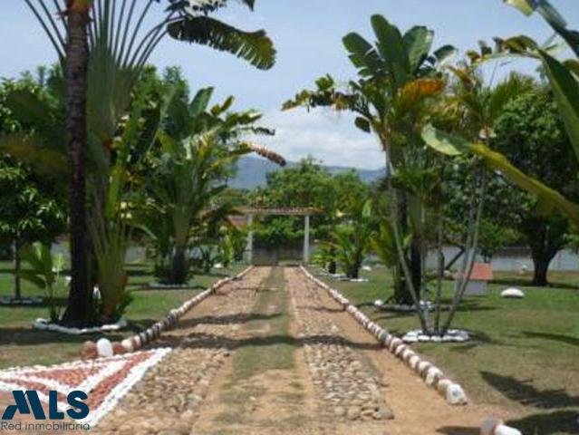 Land in Melgar, Tolima, Colombia 2 - 16208445