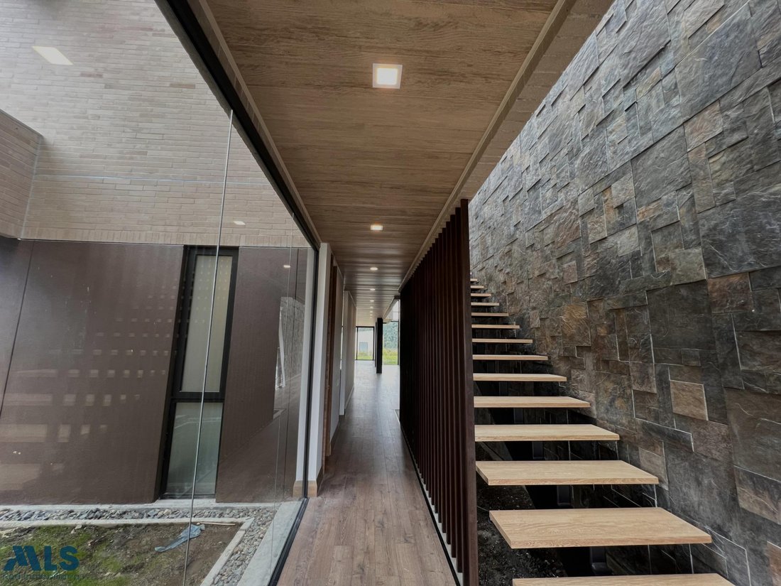 House in Medellín, Antioquia, Colombia 1 - 16208697