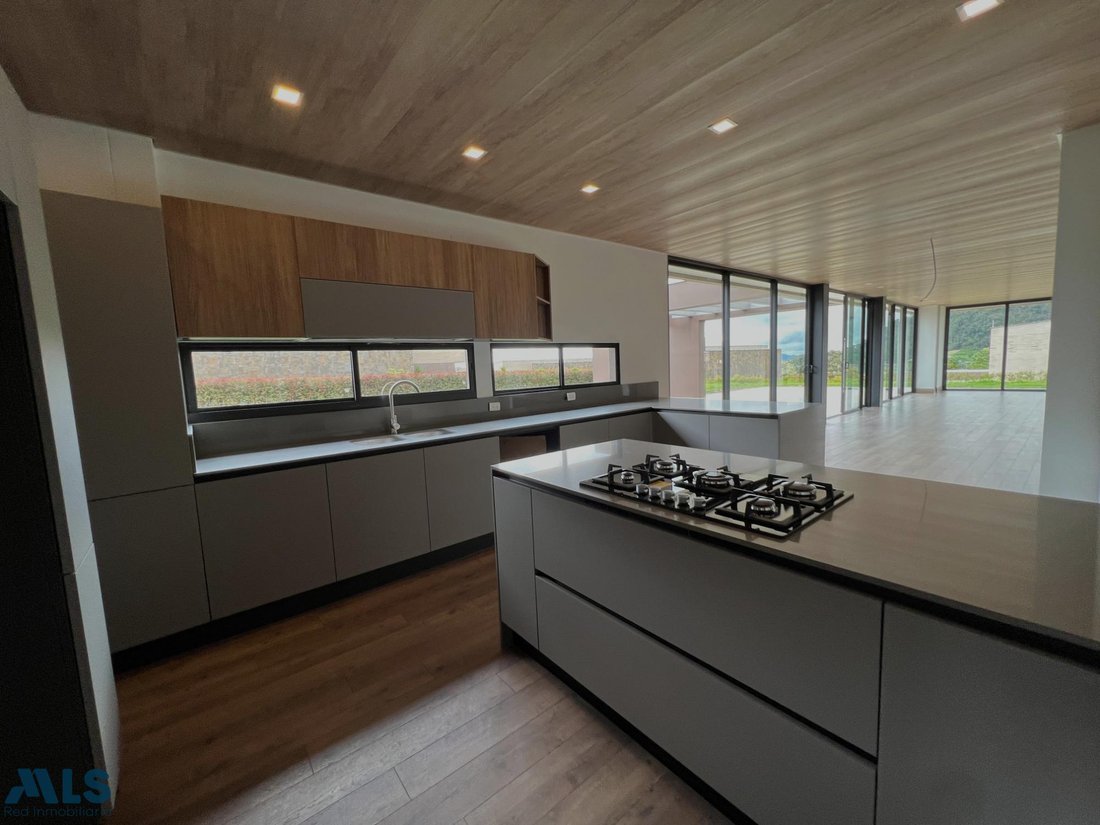 House in Medellín, Antioquia, Colombia 4 - 16208697