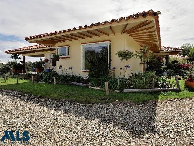 House in Medellín, Antioquia, Colombia 4 - 16209035