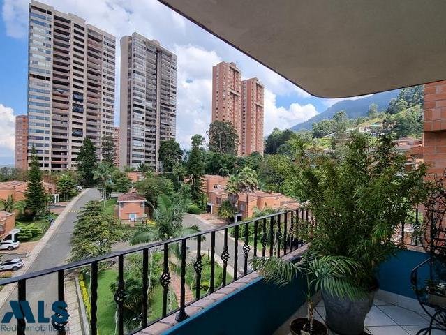 Apartment in Medellín, Antioquia, Colombia 3 - 16208509