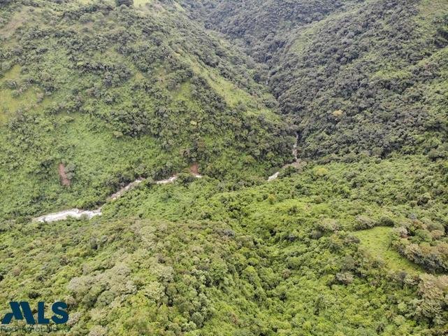 Land in Medellín, Antioquia, Colombia 3 - 16208568