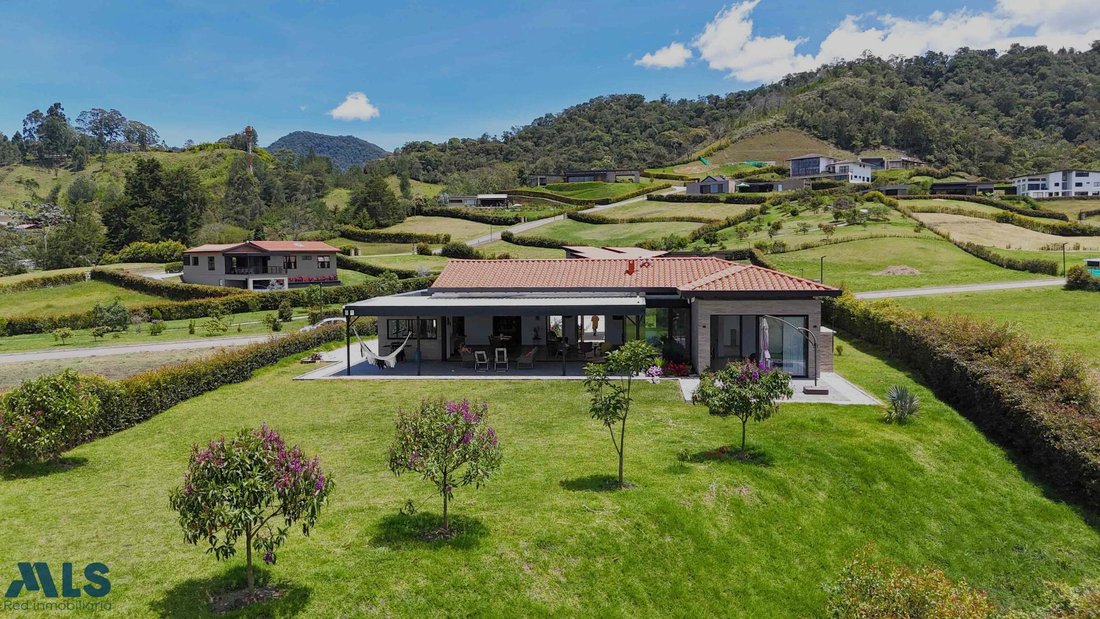 House in La Ceja, Antioquia, Colombia 4 - 16208704