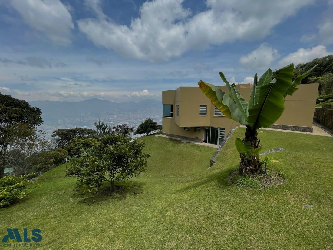 House in Santa Elena, Antioquia, Colombia 2 - 16208813