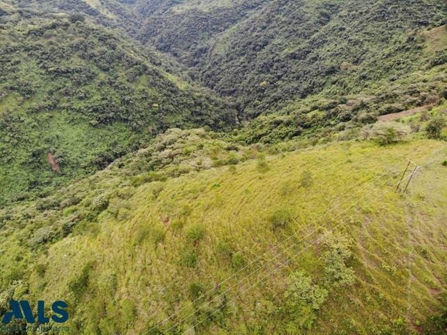Land in Medellín, Antioquia, Colombia 5 - 16208568