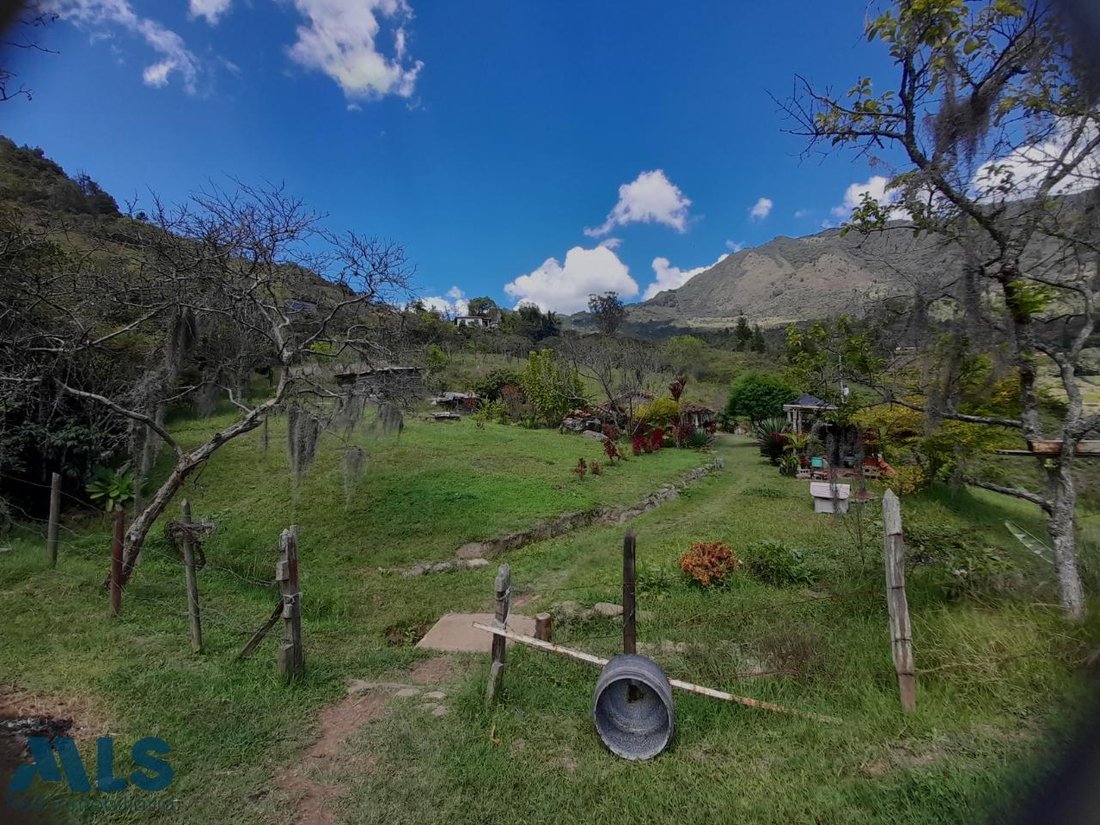 Land in Copacabana, Antioquia, Colombia 3 - 16208281