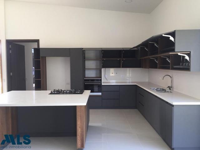 House in Envigado, Antioquia, Colombia 4 - 16208416