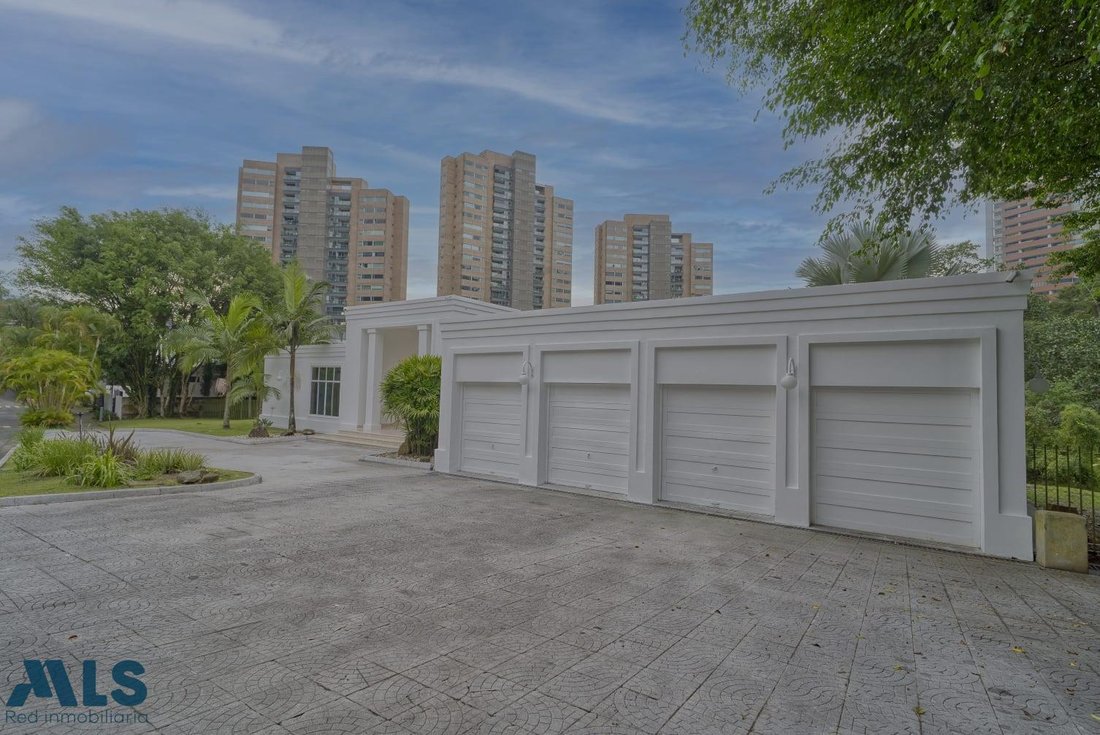 House in Medellín, Antioquia, Colombia 3 - 16208792