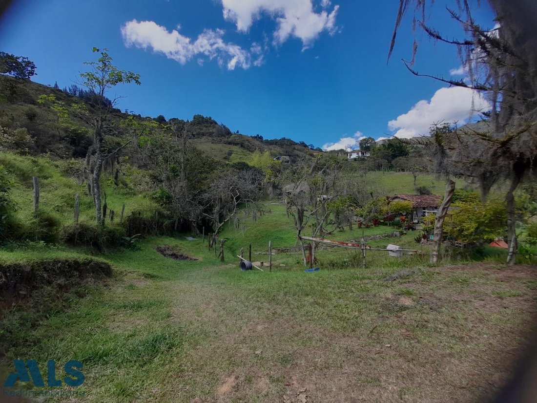 Land in Copacabana, Antioquia, Colombia 2 - 16208281
