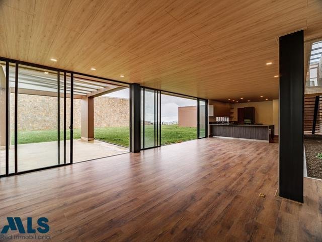 House in Medellín, Antioquia, Colombia 4 - 16208541