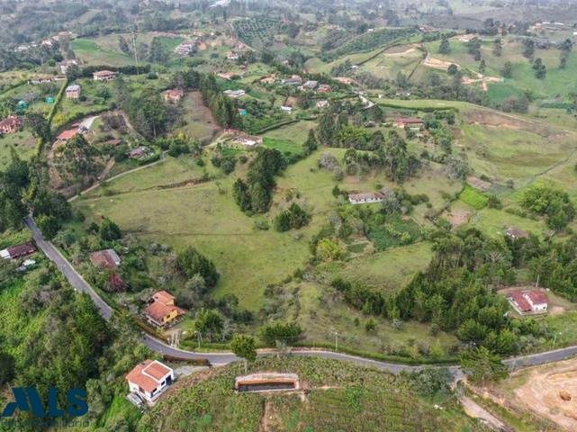 Terrain à Medellín, Antioquia, Colombie 1 - 16208449