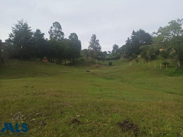 Terrain à Medellín, Antioquia, Colombie 4 - 16208449
