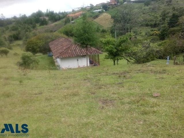 Terrain à Medellín, Antioquia, Colombie 3 - 16208449
