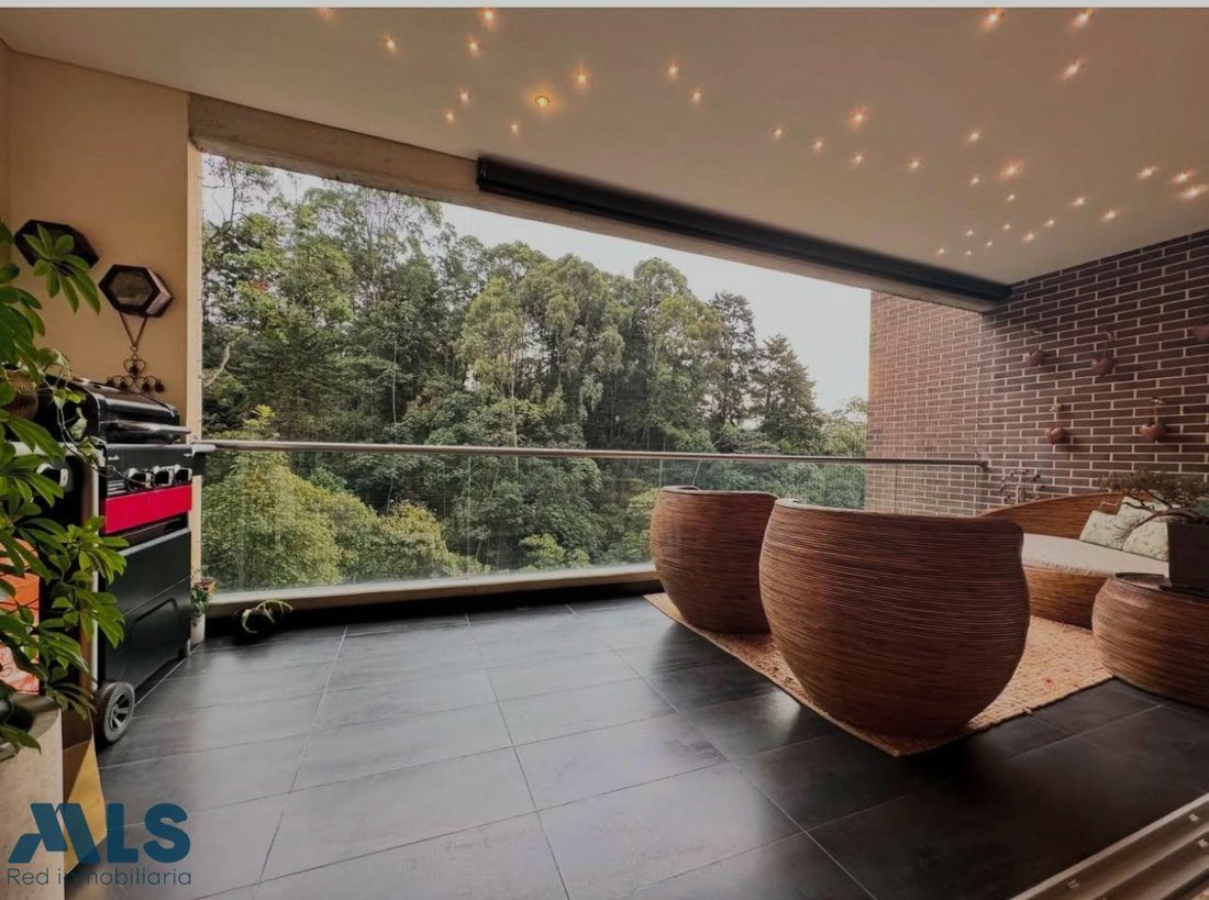 Apartment in Medellín, Antioquia, Colombia 3 - 16208653