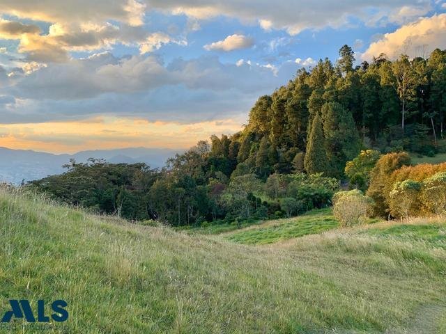 Land in Medellín, Antioquia, Colombia 1 - 16209011