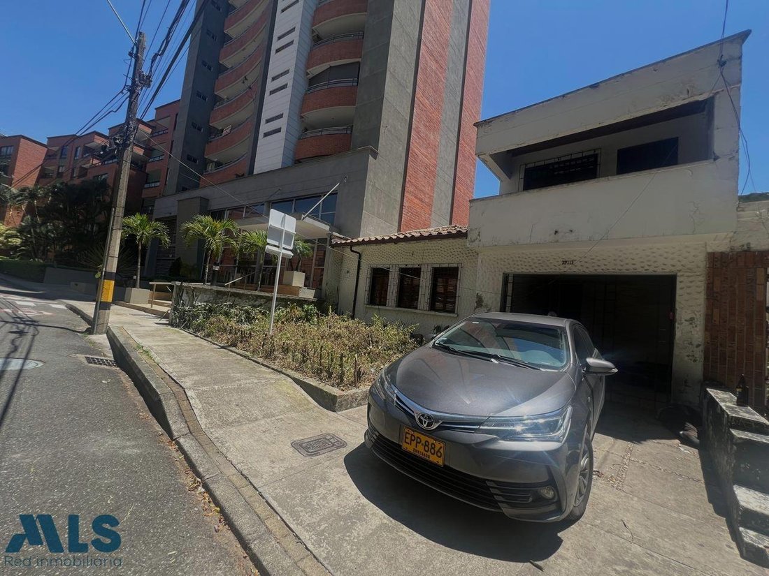 House in Medellín, Antioquia, Colombia 1 - 16208304