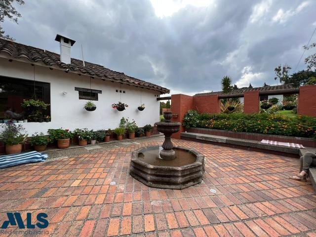 House in Santa Elena, Antioquia, Colombia 2 - 16208338