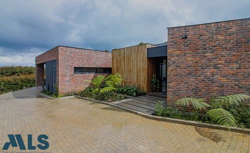 House in Vereda El Penasco, Antioquia, Colombia 1