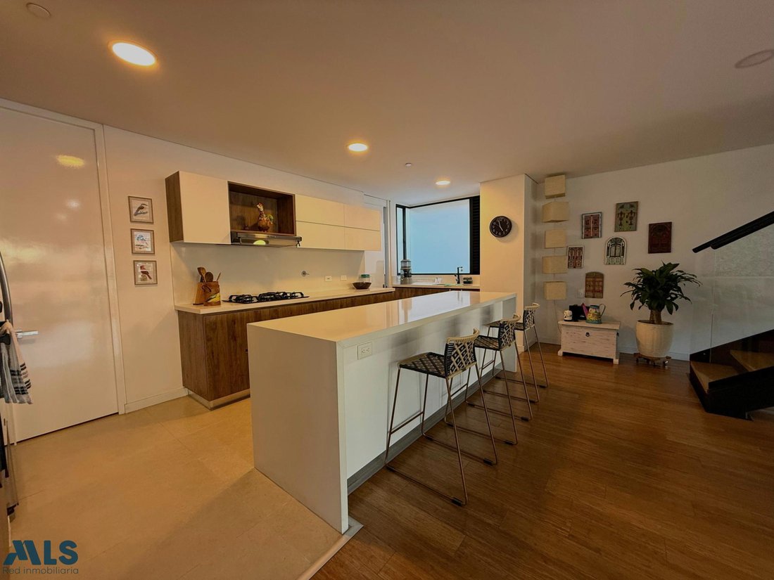 Apartment in Medellín, Antioquia, Colombia 4 - 16208373