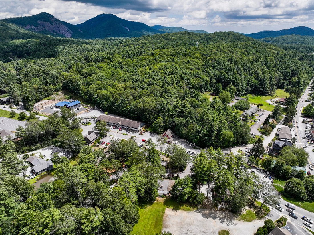 Land in Highlands, North Carolina, United States 1 - 16208927