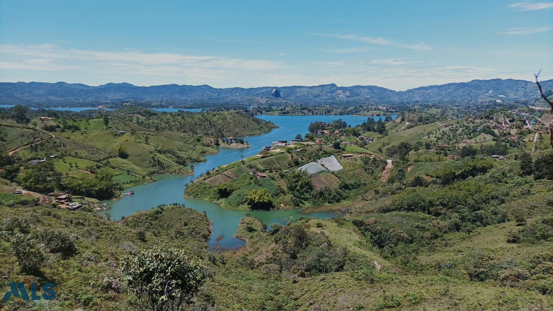 Land in El Peñol, Antioquia, Colombia 1 - 16208351