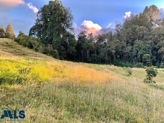 Land in Medellín, Antioquia, Colombia 3 - 16209011
