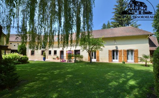 House in Garnay, Centre-Val de Loire, France 1