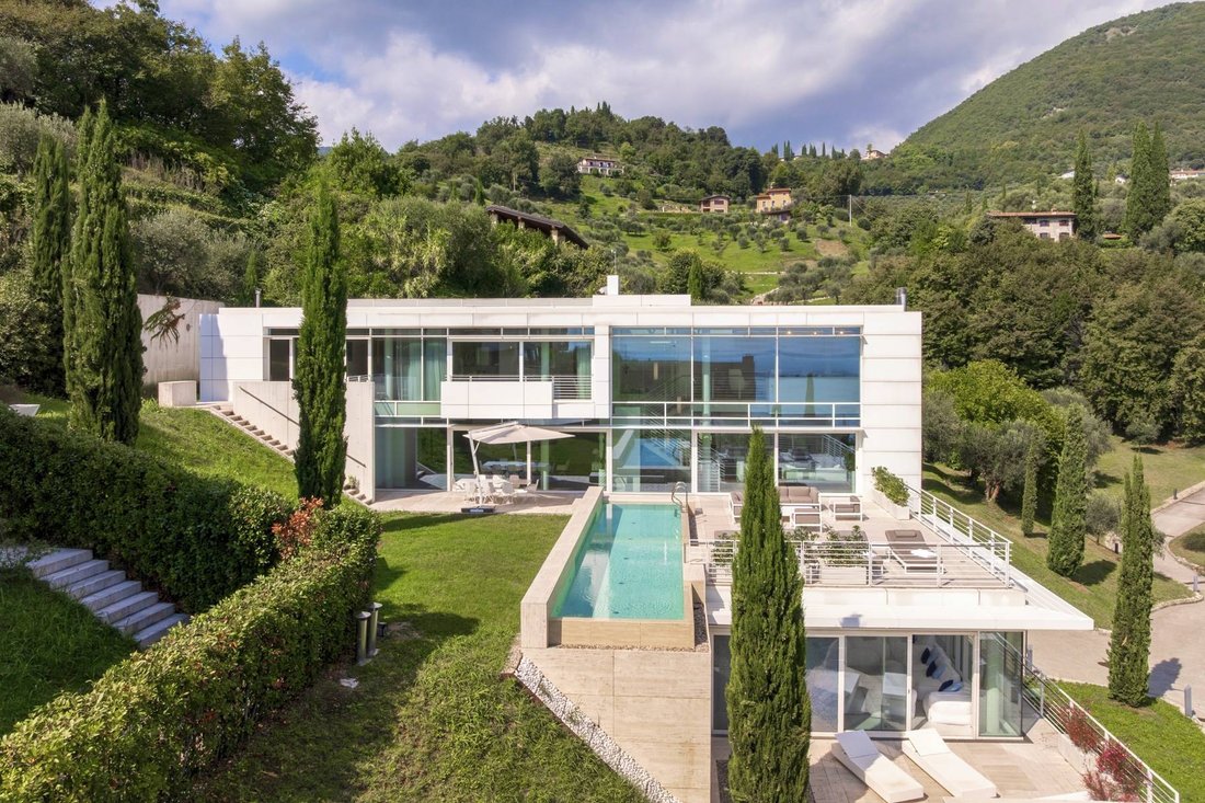 House in Gardone Riviera, Lombardy, Italy 1 - 14215852