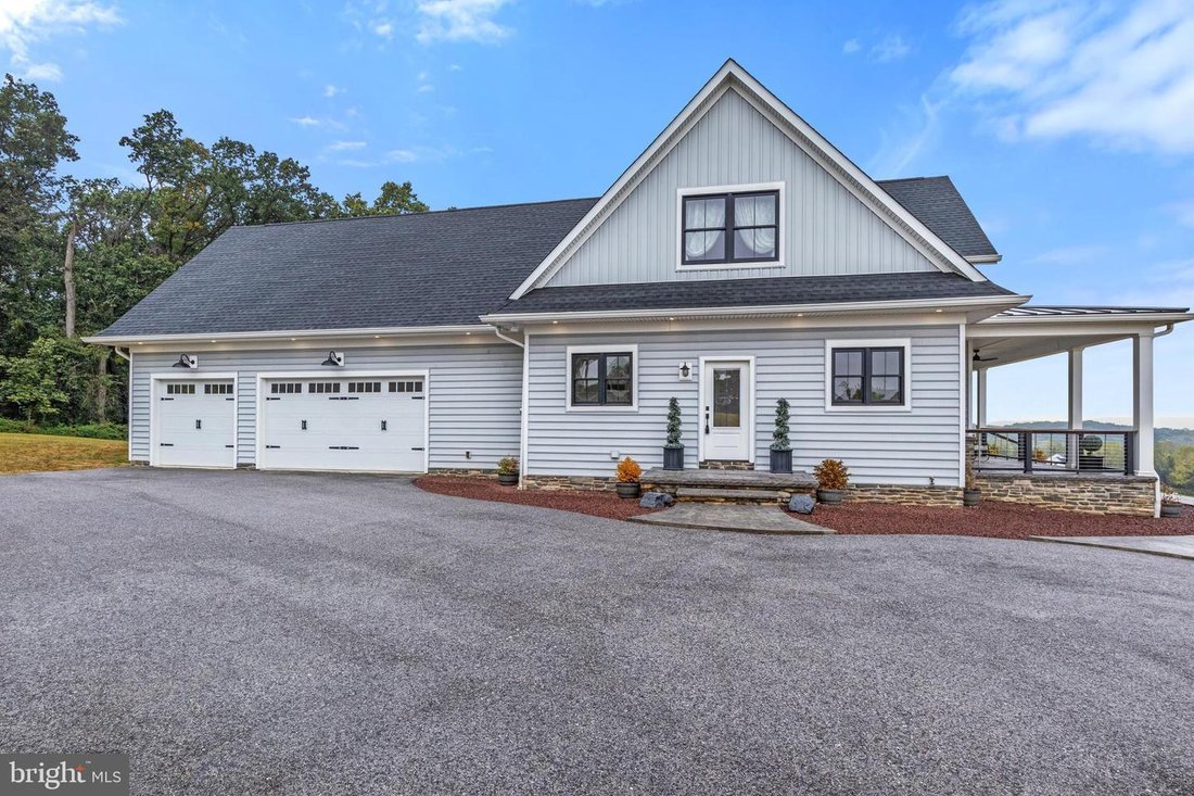 House in Hanover, Pennsylvania, United States 4 - 16215069
