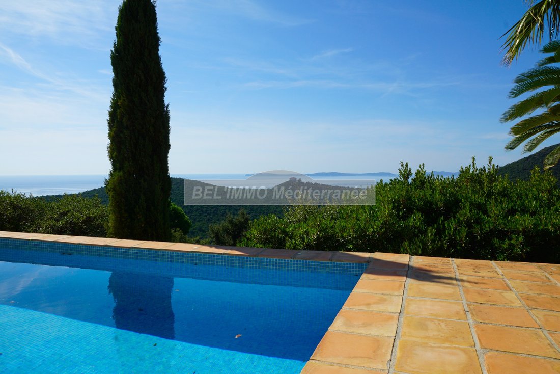 Villa in Sud, Cavalaire-sur-Mer, France 1 - 16176884
