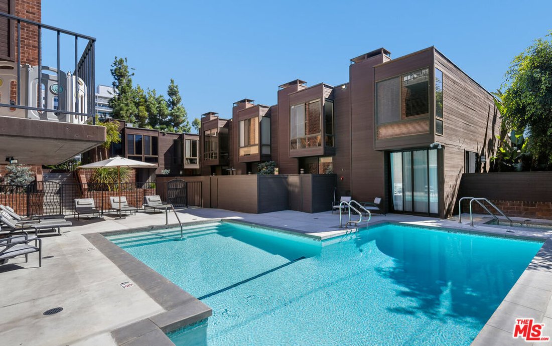 Condo in Los Angeles, California, United States 5 - 16210366
