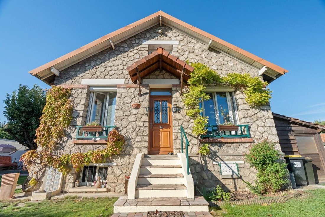 House in Maurecourt, Ile-de-France, France 1 - 16211477