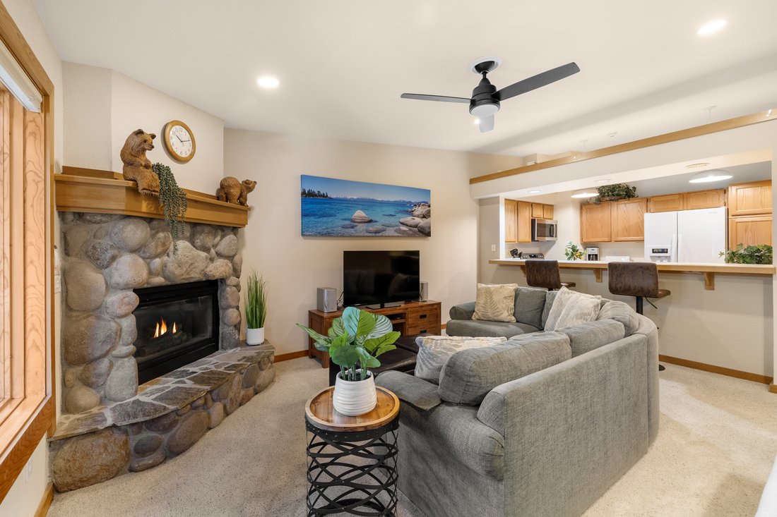 Condo in Incline Village, Nevada, United States 2 - 15155434