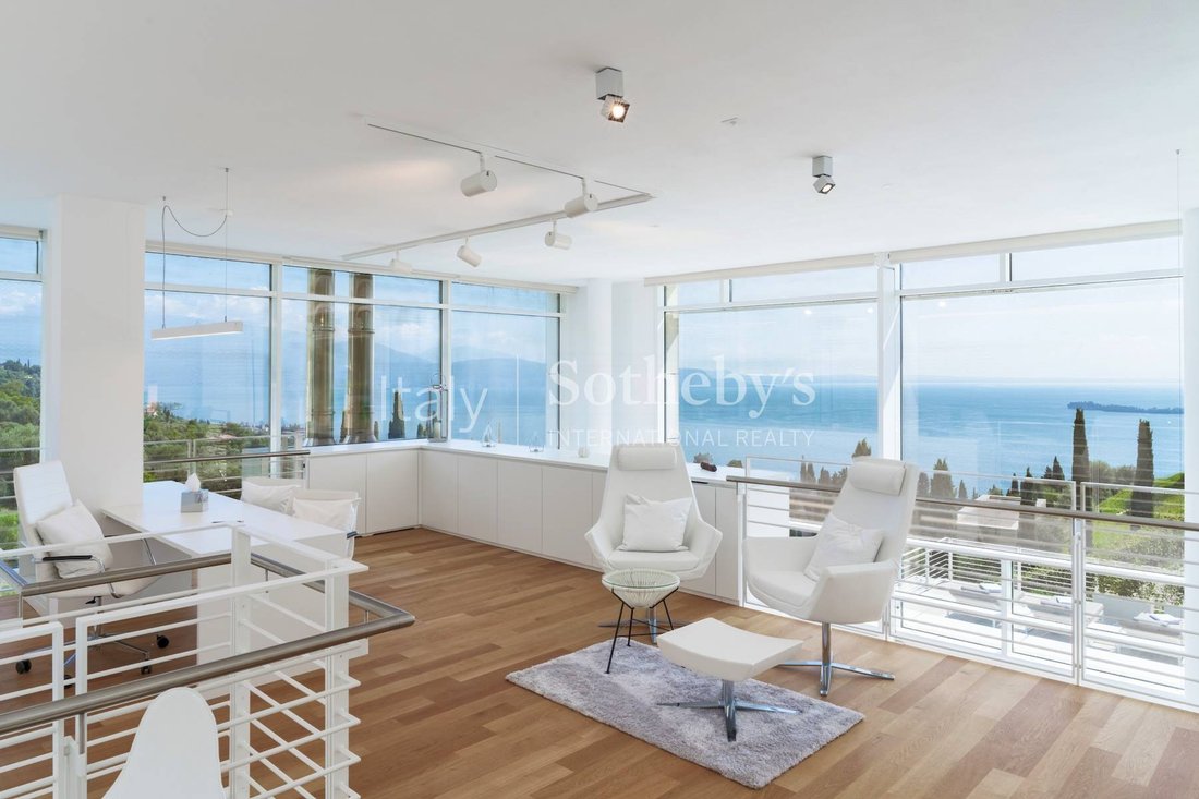 House in Gardone Riviera, Lombardy, Italy 5 - 14215852