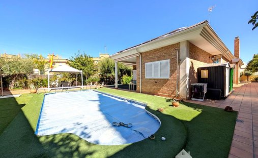 Villa in Linares, Andalusia, Spain 1