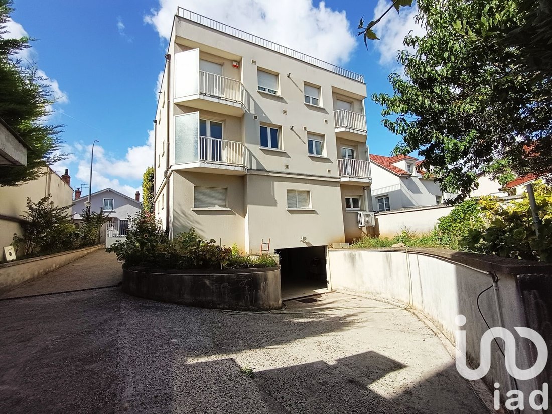Vitry-sur-Seine, Ile-de-France, France 1 - 16211088