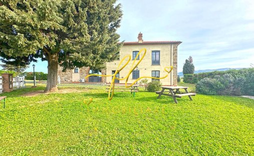 Country House in Santa Luce, Tuscany, Italy 1