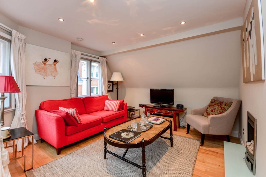 Apartment in Campden Hill, Kensington And Chelsea, England 1 - 16209520