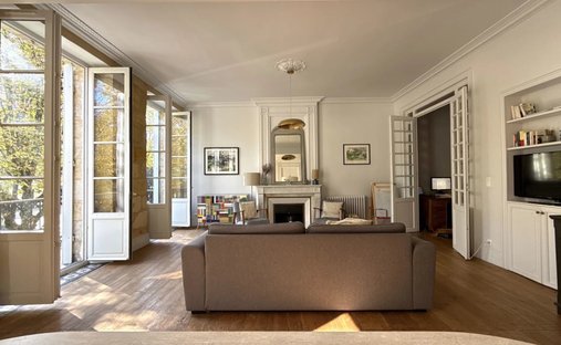 Apartment in Grand Parc-Chartrons-Paul Doumer, Bordeaux, France 1