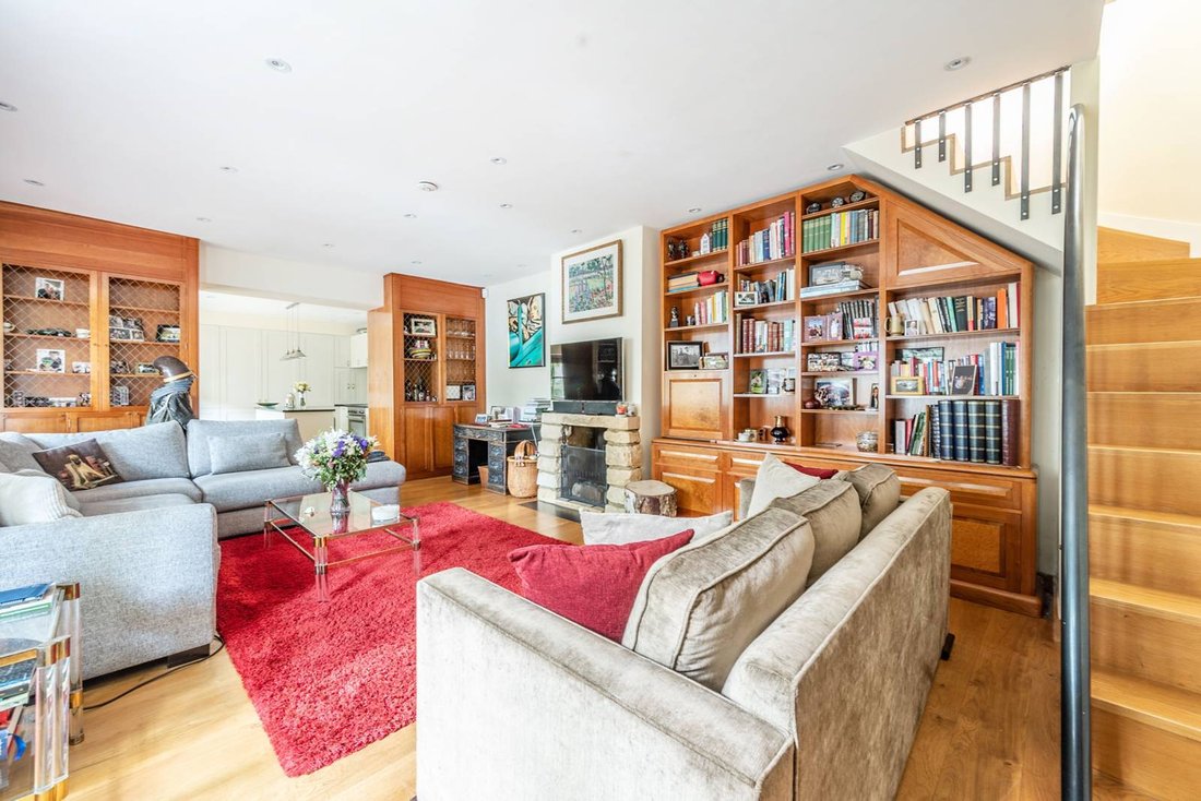 West Brompton, Kensington And Chelsea, England 1 - 16209618