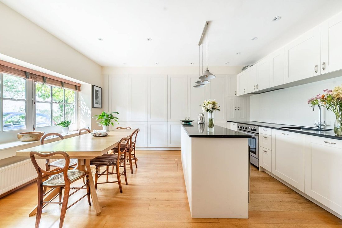 West Brompton, Kensington And Chelsea, England 2 - 16209618