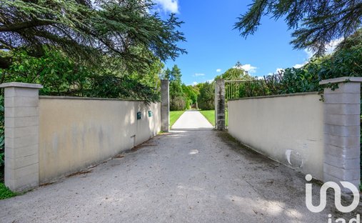 House in Poirier-Clos de la Vigne, Ozoir-la-Ferriere, France 1