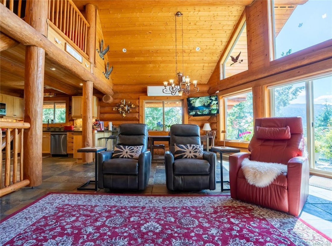 House in Lake Cowichan, British Columbia, Canada 3 - 16214047
