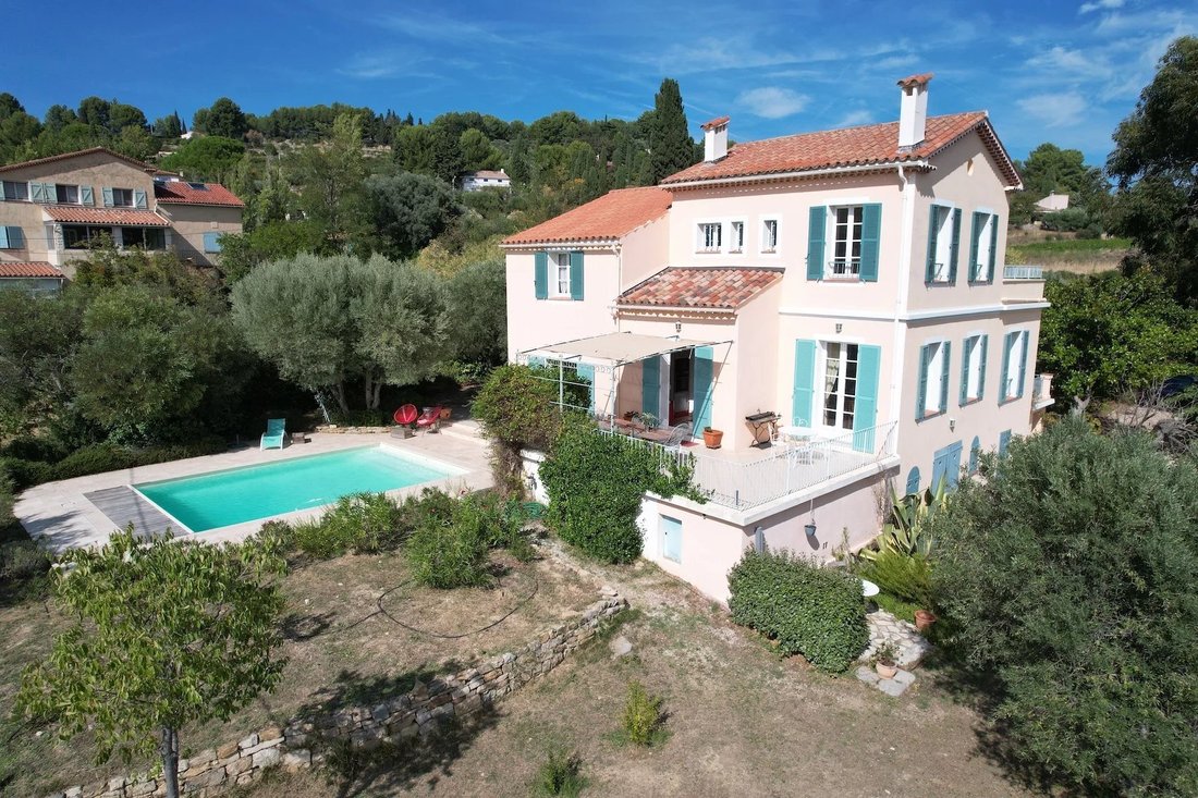 Villa in Les Freres-Les Cancades-Les Ginestes, Le Beausset, France 1 - 16119147