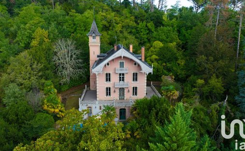 Castle for Sale in Moissac, Occitanie, France