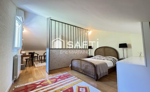 Elegant 18th Century Manor With Towers In The Heart Of Gascony