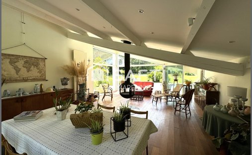 Elegant 18th Century Manor With Towers In The Heart Of Gascony